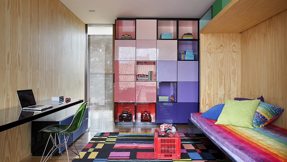 BT House by Studio Guilherme Torres