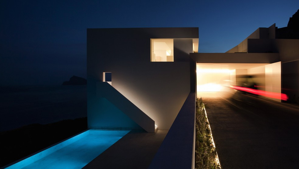 HOUSE ON THE CLIFF FRAN SILVESTRE ARQUITECTOS
